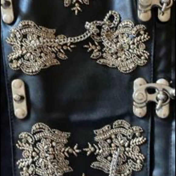 Corset - Picture 4 of 6